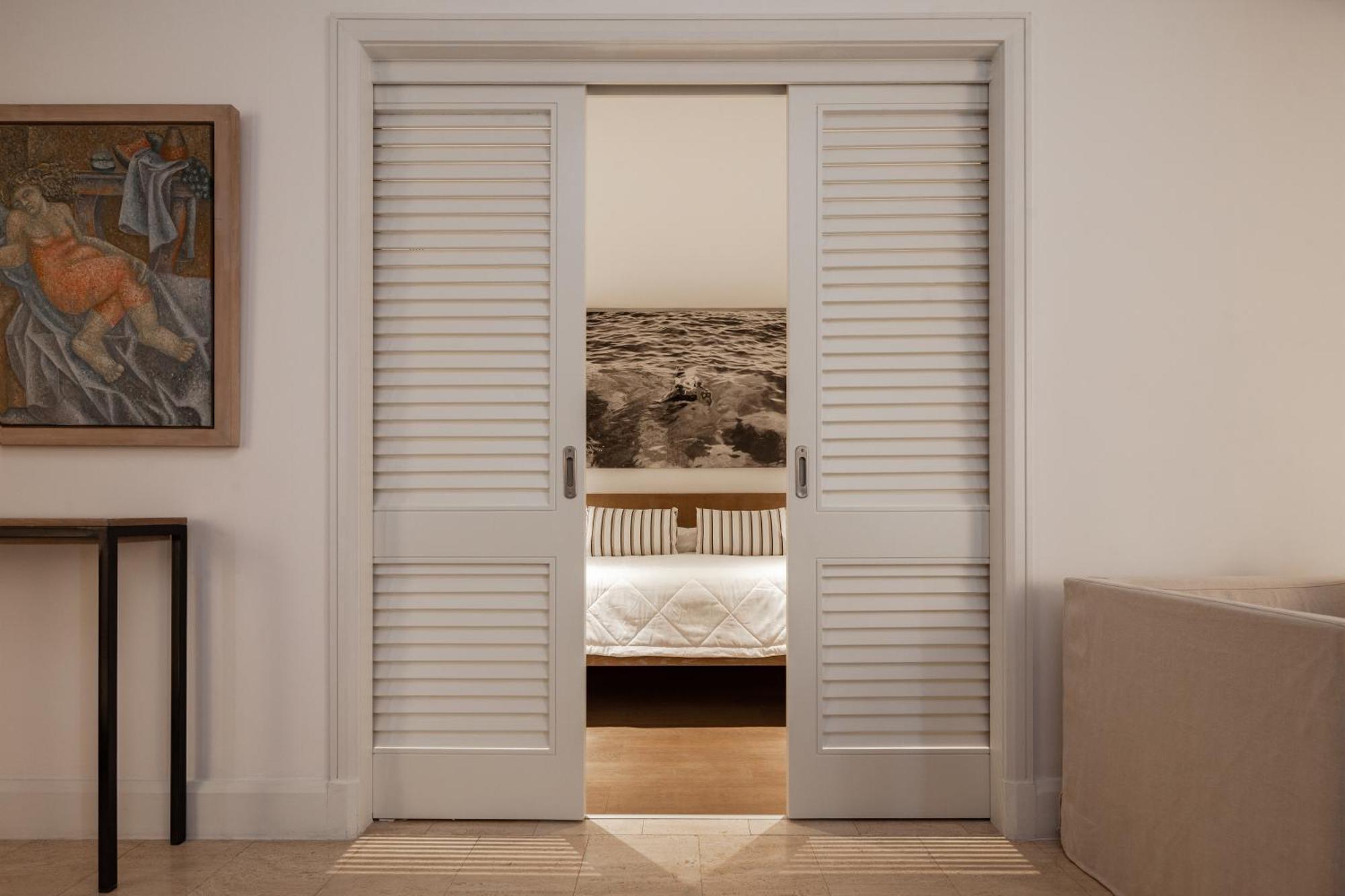 Almyra Hotel Pafos Exterior foto A pocket door