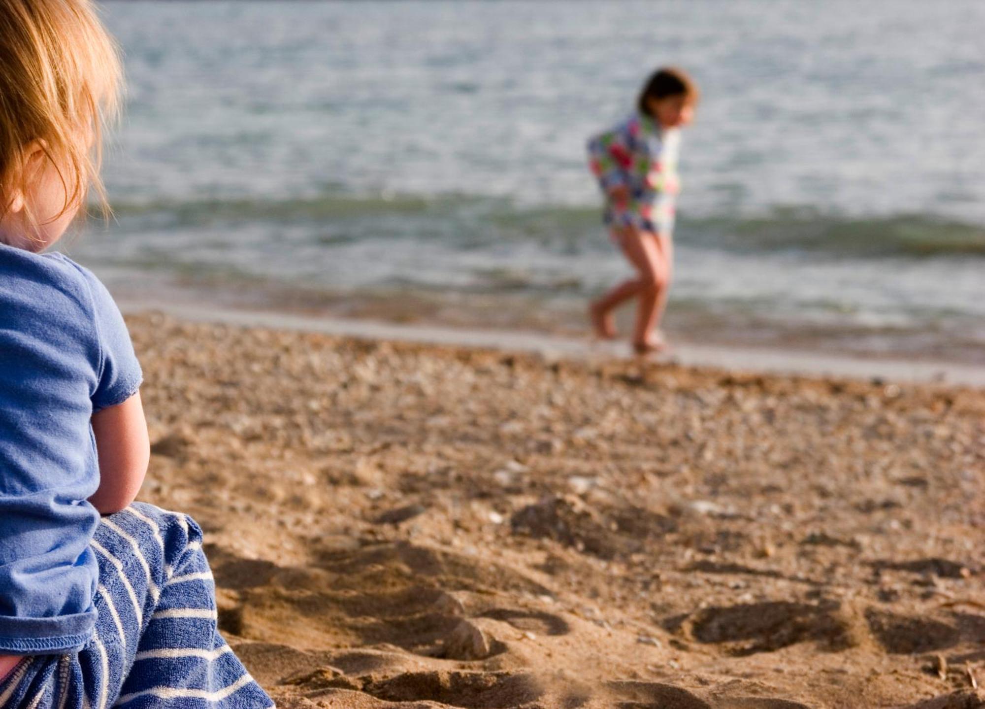 Almyra Hotel Pafos Exterior foto Children on a beach